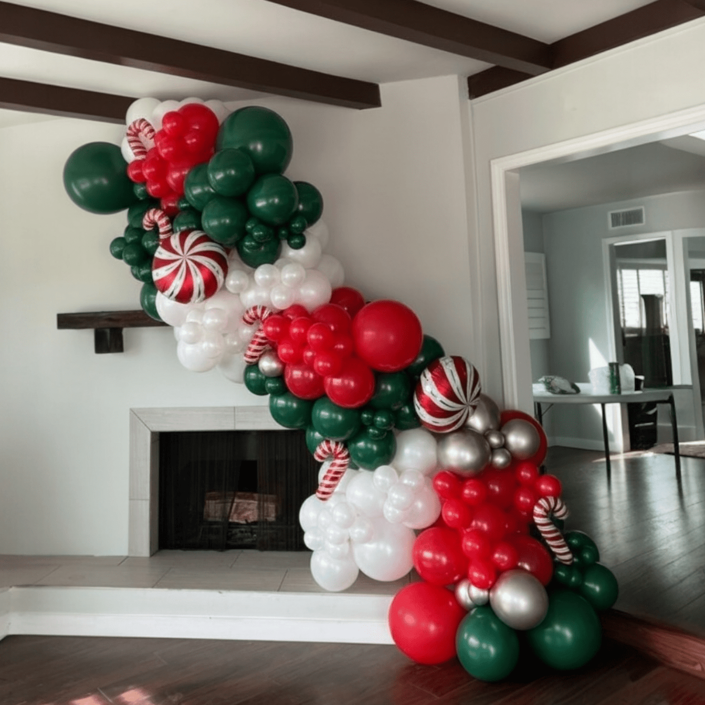 Large Classic Christmas Balloon Garland