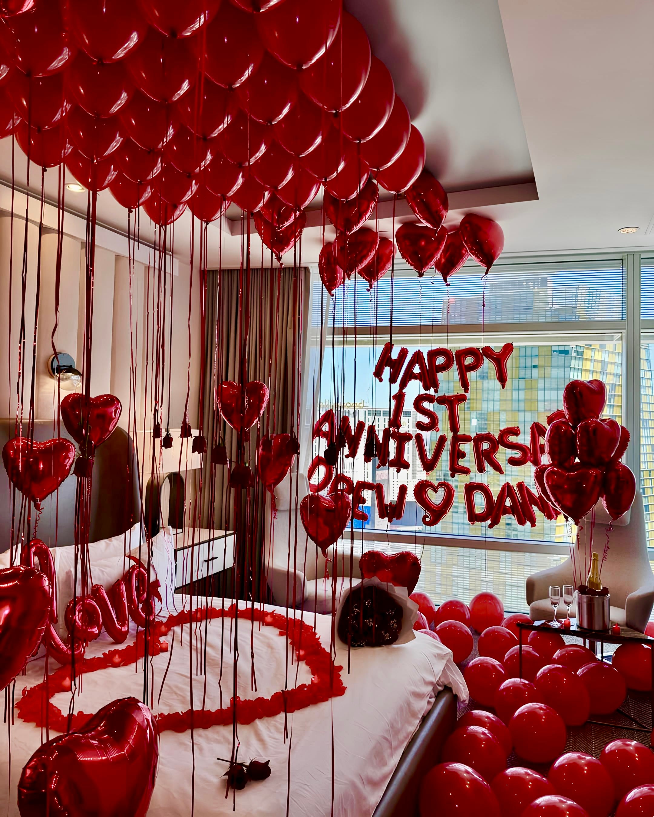 Anniversary Total Red LOVE Balloon Room Set (Custom Balloon Sign)