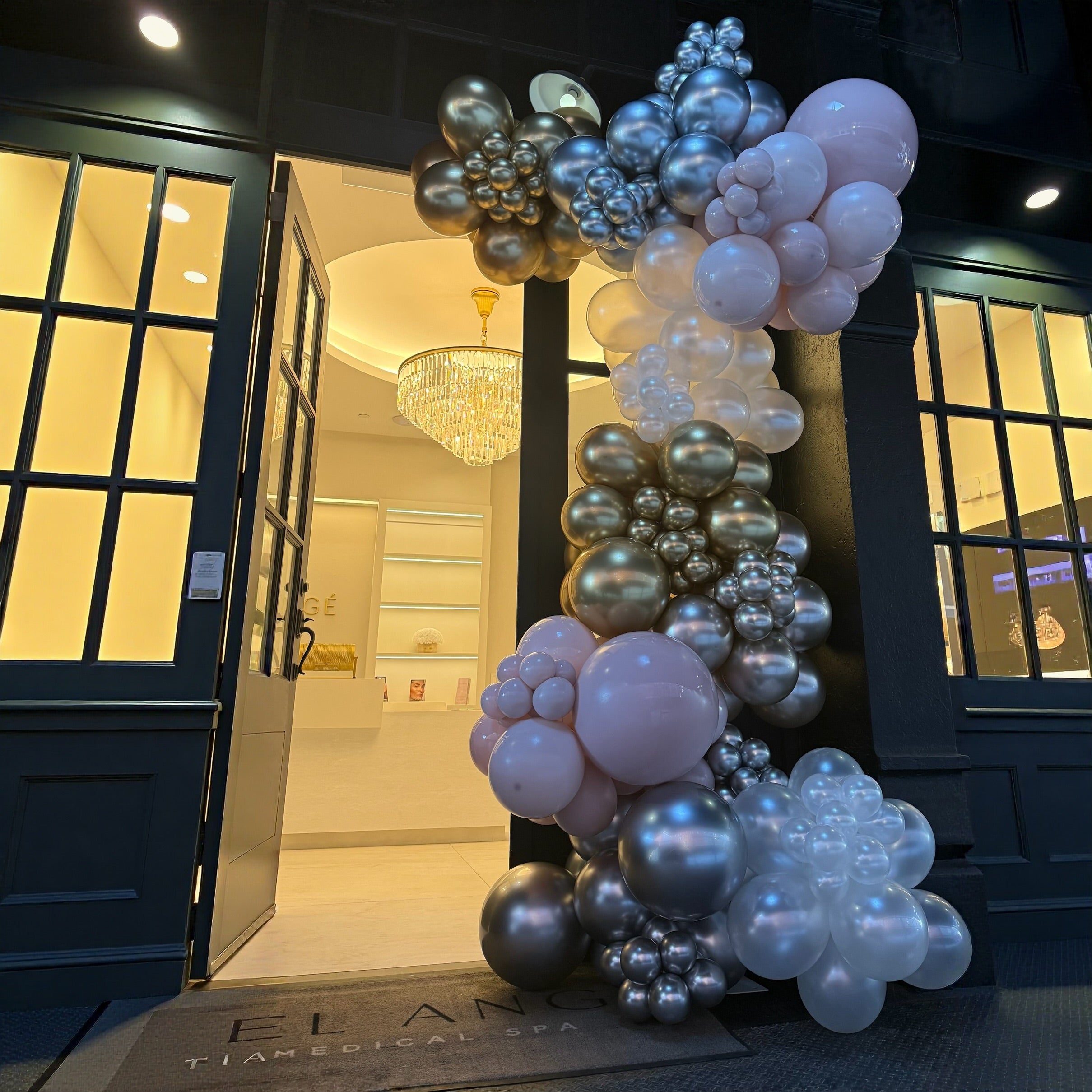 Organic Entrance Balloon Garland (Medium)